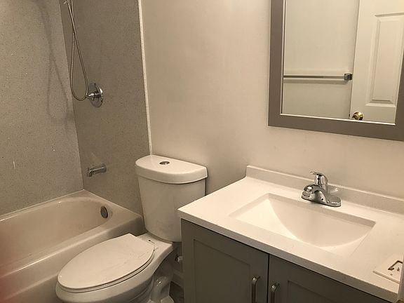 3rd image of 1105 Delna Manor Ln Unit 2
