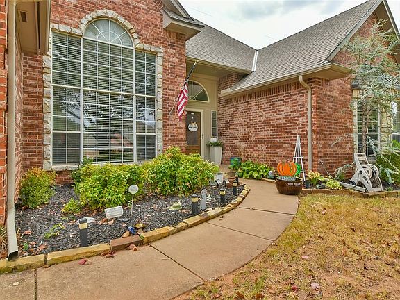 3rd image of 3308 Huntsman Ct
