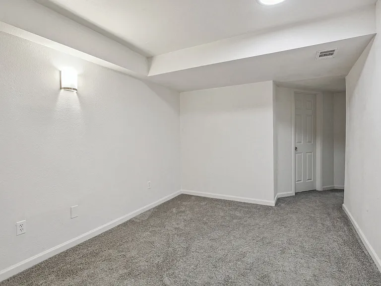 21103 E 42nd Ave — Photo 14
