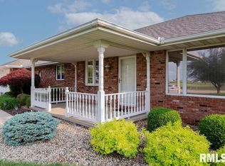 314 E Peoria St, Goodfield, IL 61742