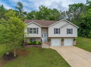 2704 Adobe Dr, Imperial, MO 63052