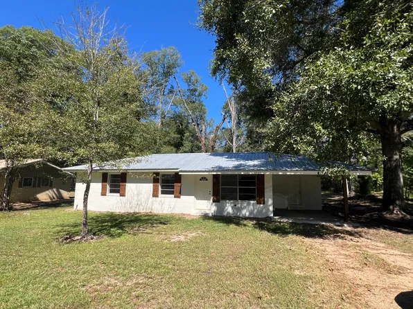 208 Wiggins Rd, Columbia, MS 39429