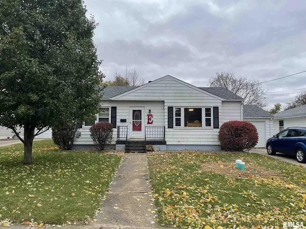 1010 Lincoln St, Pekin, IL 61554