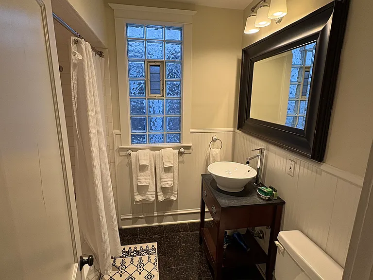 3049 N Leavitt St #2 — Photo 8