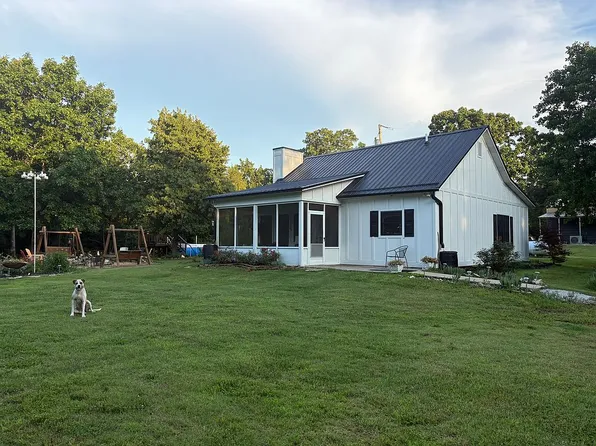 714 Dandelion Ln, Yellville, AR 72687