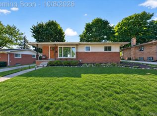 307 Ely Dr S, Northville, MI 48167