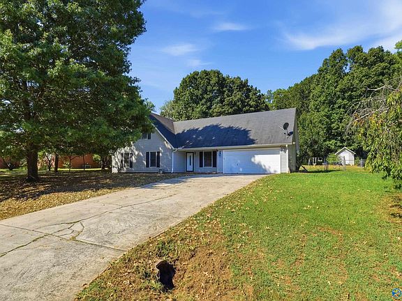 3rd image of 130 Frankie Ln
