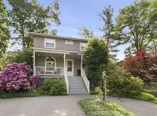 35 Clover Rd, Holbrook, MA 02343