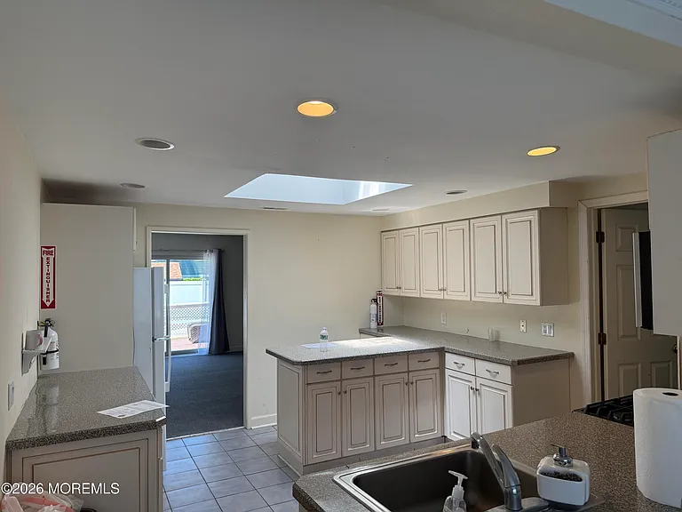 191 Norgrove Ave — Photo 4