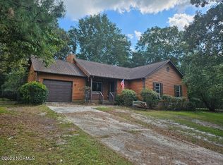 113 Walnut Dr, Swansboro, NC 28584