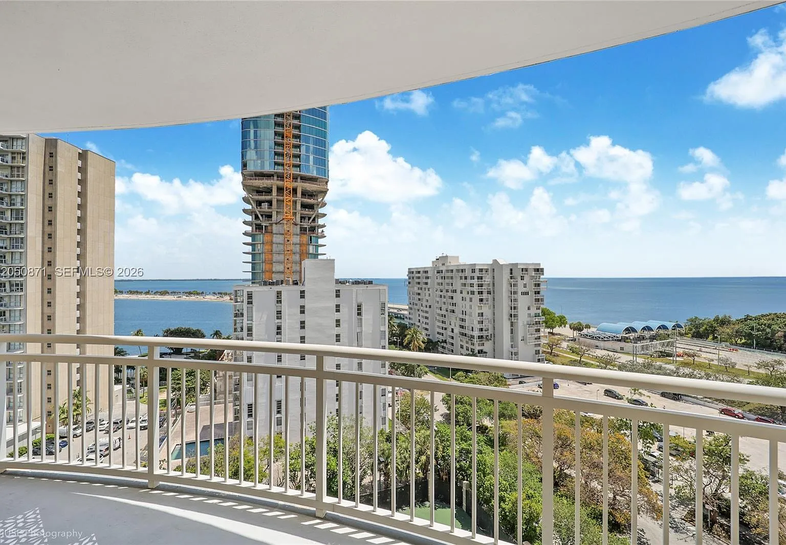 The Metropolitan Condo — Photo 4