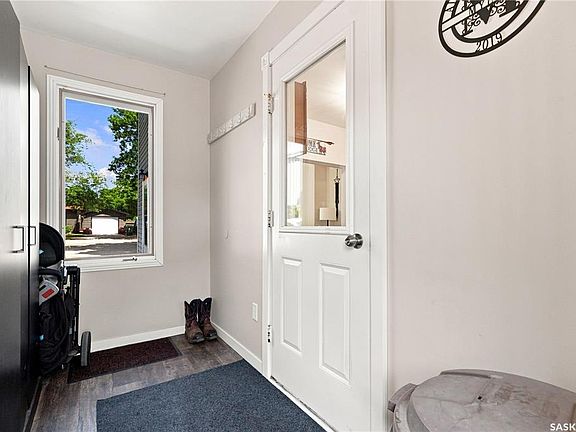 5th image of 316 1st STREET E