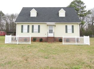 450 Fred Dobbins Rd, Townville, SC 29689