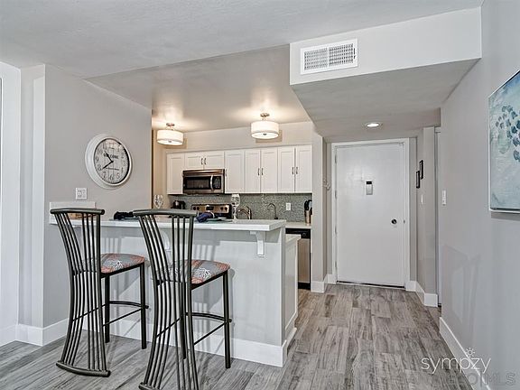 2nd image of 1770 Avenida Del Mundo Unit 101