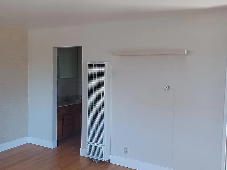 902 3rd St #9 — Photo 3