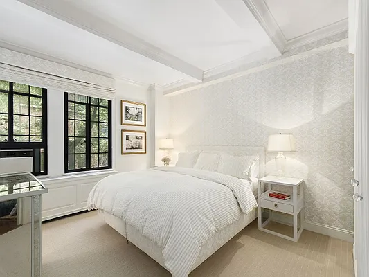 Sold by Sotheby's International Realty | media 11