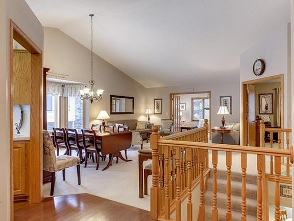 3rd image of 4063 Alpine Ave