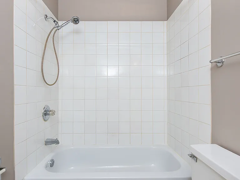 6 Gainsborough Ave — Photo 31