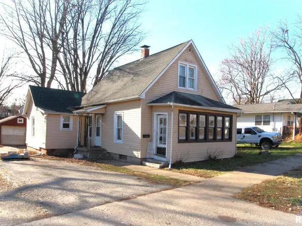 264 Fulton Pl, Canton, IL 61520