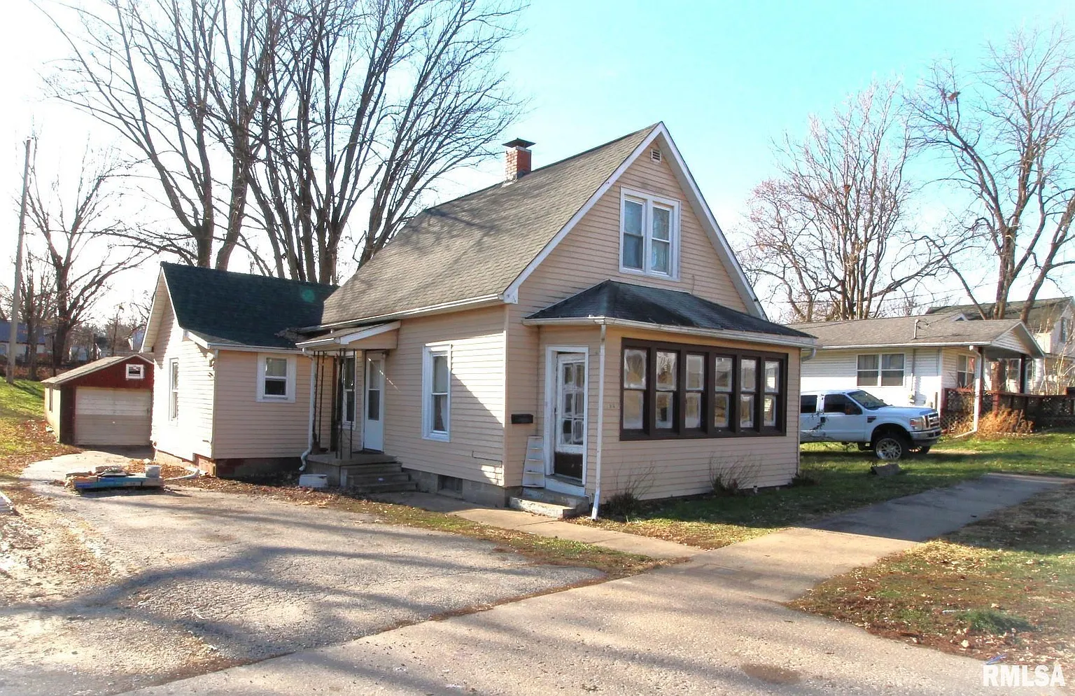 264 Fulton Pl photo 1