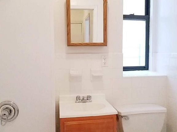 4th image of 751 Walton Ave APT 5B