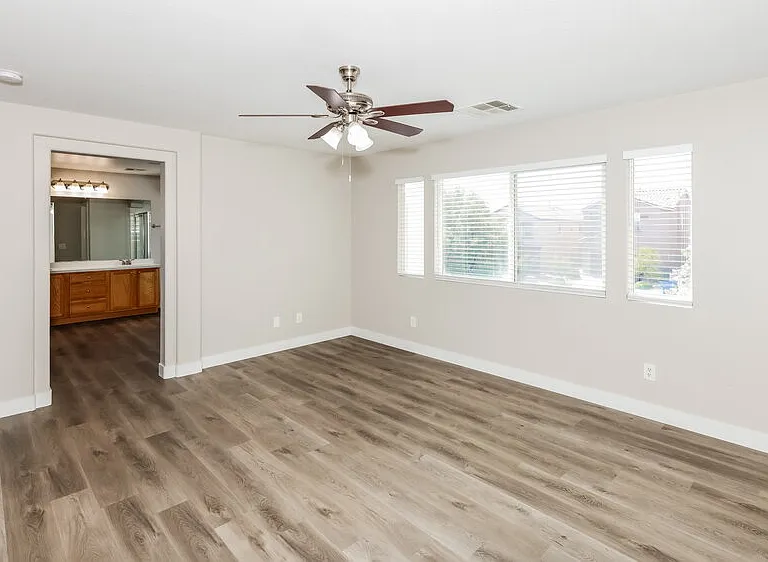 9327 Wishing Creek Ave — Photo 10