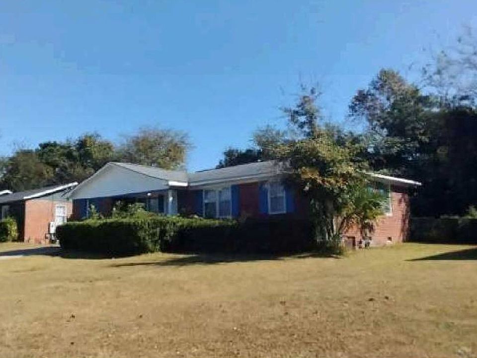 2nd image of 3234 McEvoy Dr