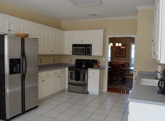 2nd image of 126 Chesapeake Ct