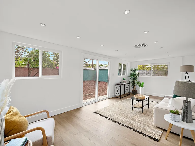 1410 W Camden Pl — Photo 16