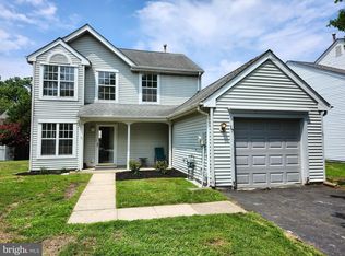 17 Tudor Dr, Burlington, NJ 08016