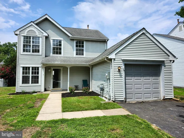 17 Tudor Dr, Burlington, NJ 08016