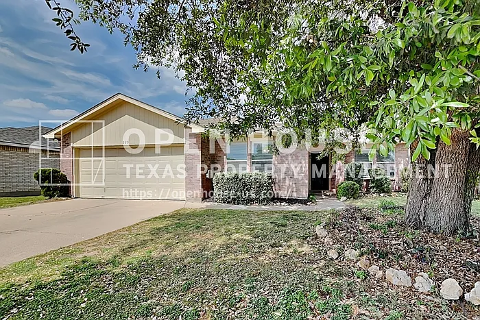520 Bailey St — Photo 1