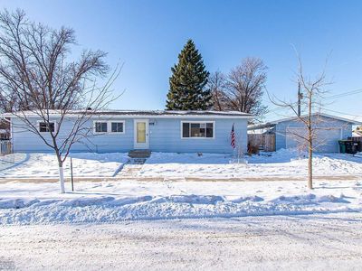 975 2nd St W, West Fargo, ND, 58078