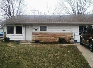 24 Hedge Ct, Champaign, IL 61821