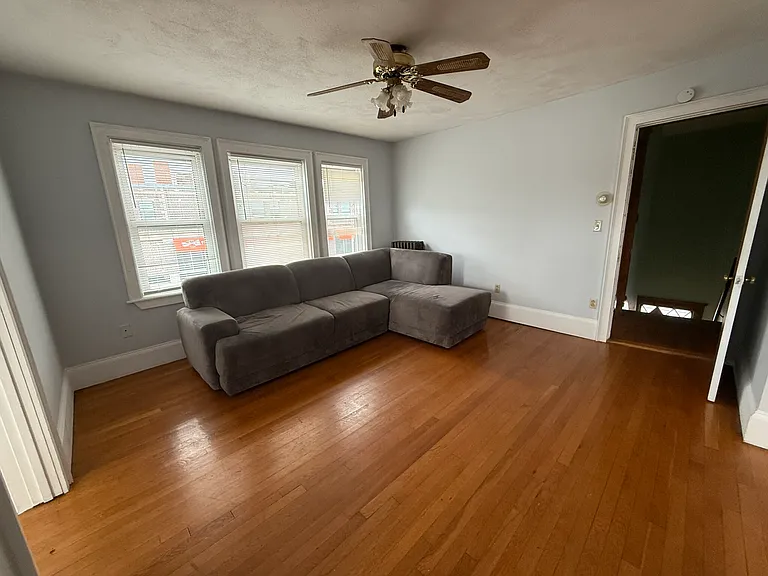 527 Gallivan Blvd #3 — Photo 6