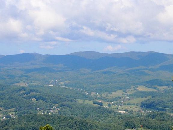 3rd image of 000 Cherokee Dr