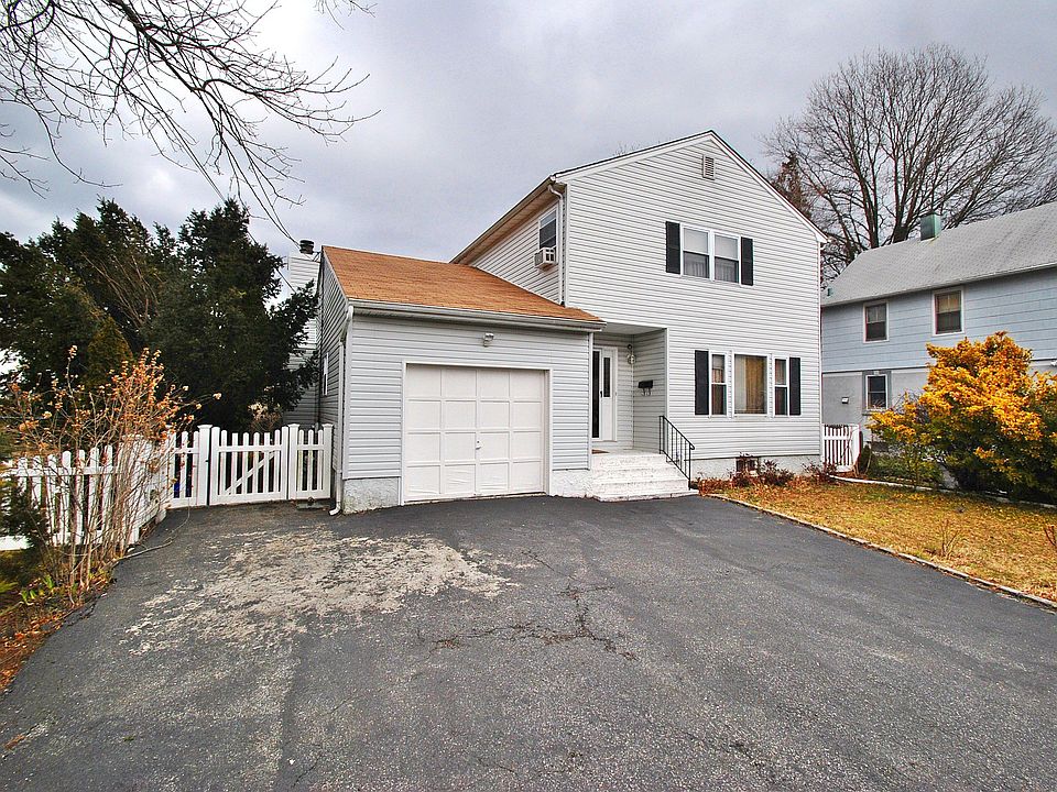 1st image of 15 Elm Dr
