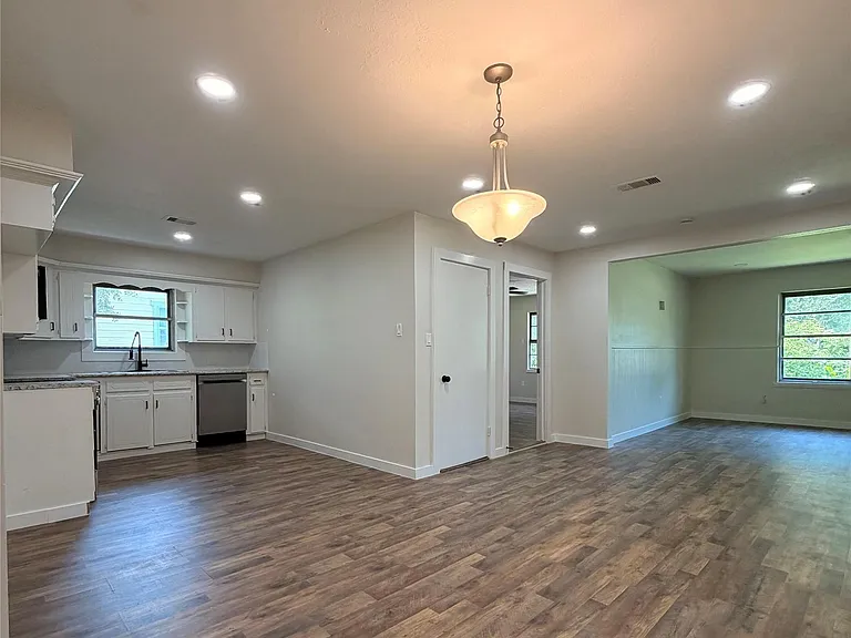 607 Pearl St — Photo 11