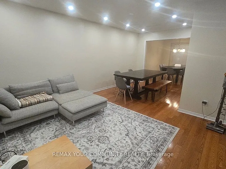 741 Caradonna Cres #25 — Photo 2