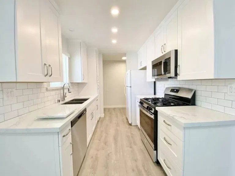 1203 E San Antonio Dr #301 — Photo 4