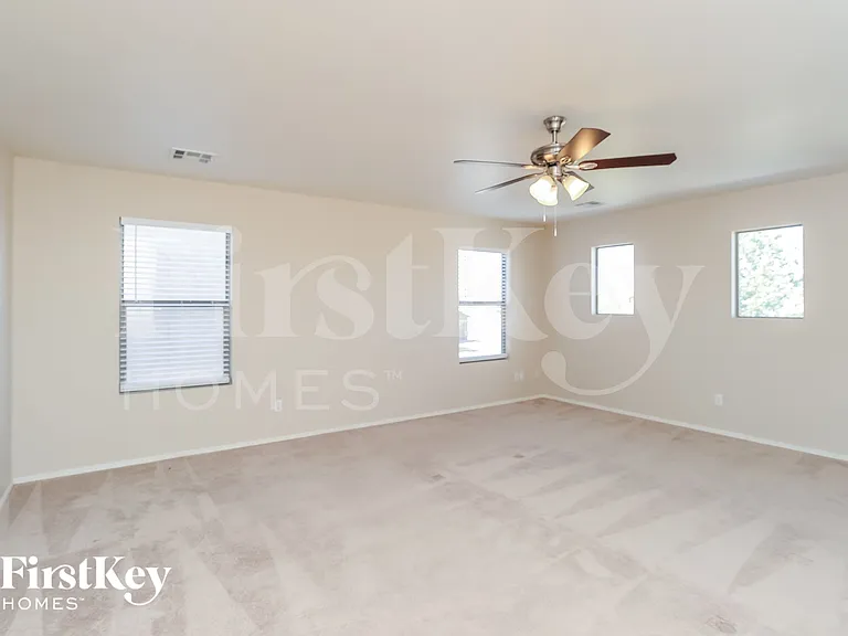 239 E Saddle Way — Photo 11