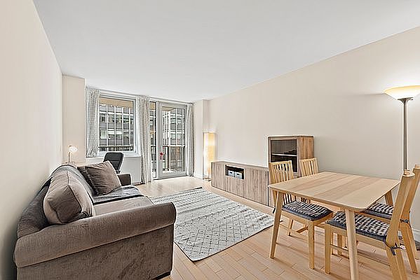 1st image of 212 E 47th St APT 18H