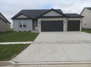 2405 Boulder Dr, Normal, IL 61761