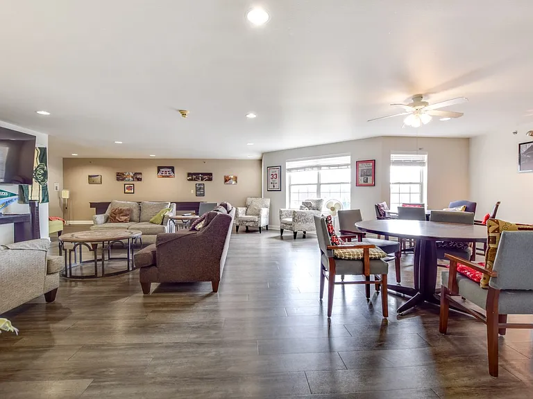 Rosewood Villas - Senior — Photo 20