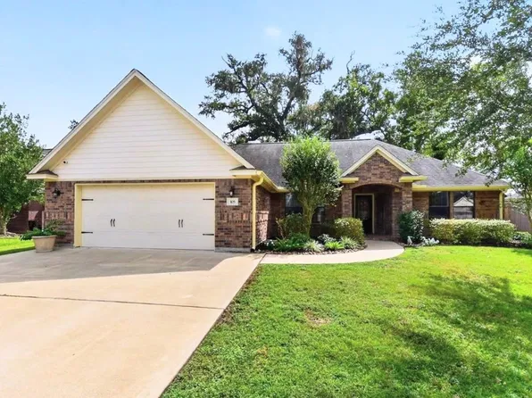 105 Blue Jay Dr, Richwood, TX 77566