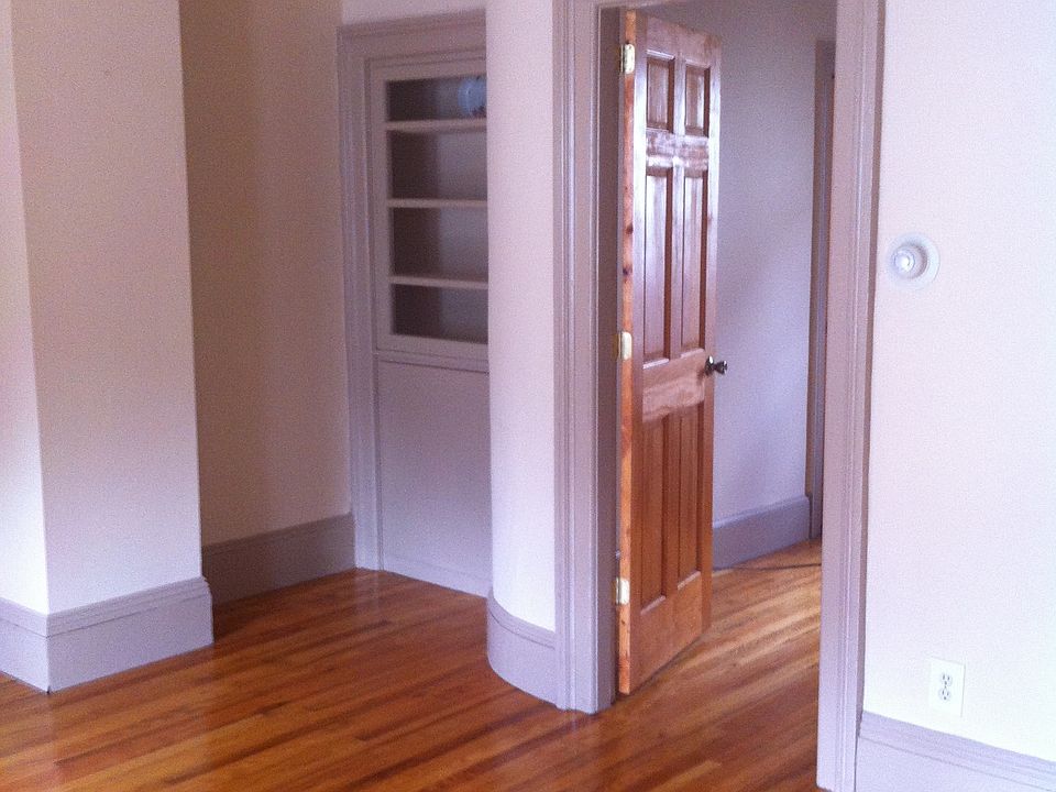 Living room to 2nd bed