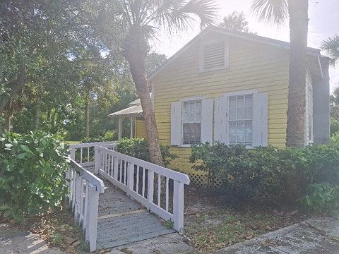 Beautiful key west style cottage