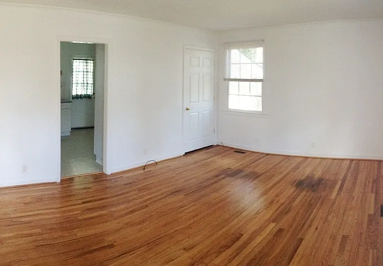 130 Barclay Rd — Photo 3