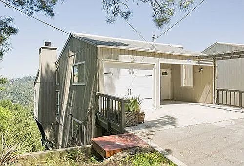 Street view of the home.