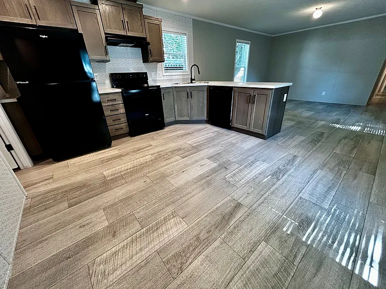Hickory Knoll — Photo 36